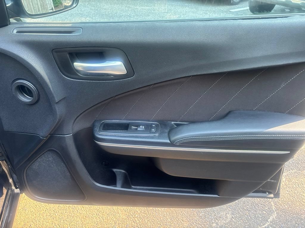 Used 2016 Dodge Charger SXT RWD image 32