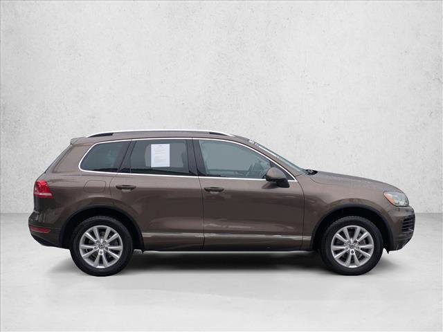 Used 2013 Volkswagen Touareg Sport image 4