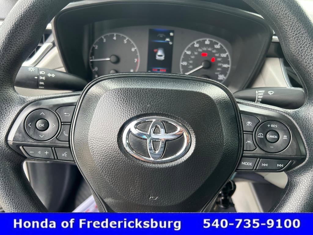 Used 2025 Toyota Corolla Cross L image 32