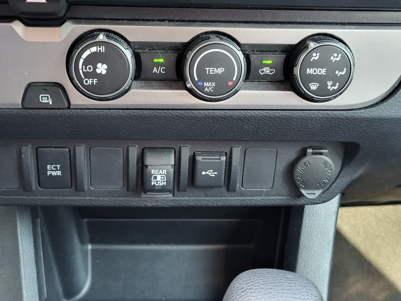 Used 2020 Toyota Tacoma SR5 RWD image 20