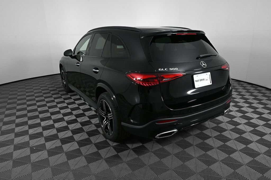 New 2026 Mercedes-Benz GLB 250 image 4