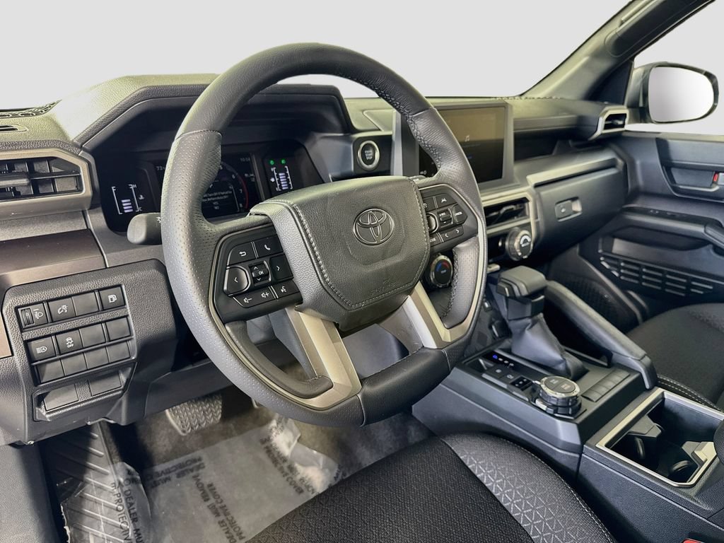 Used 2026 Toyota 4Runner SR5 AWD/4WD image 18