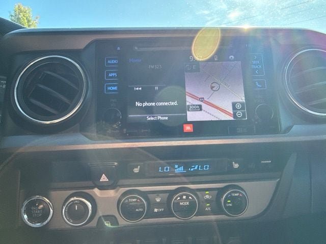 Used 2016 Toyota Tacoma TRD Off-Road AWD/4WD image 29