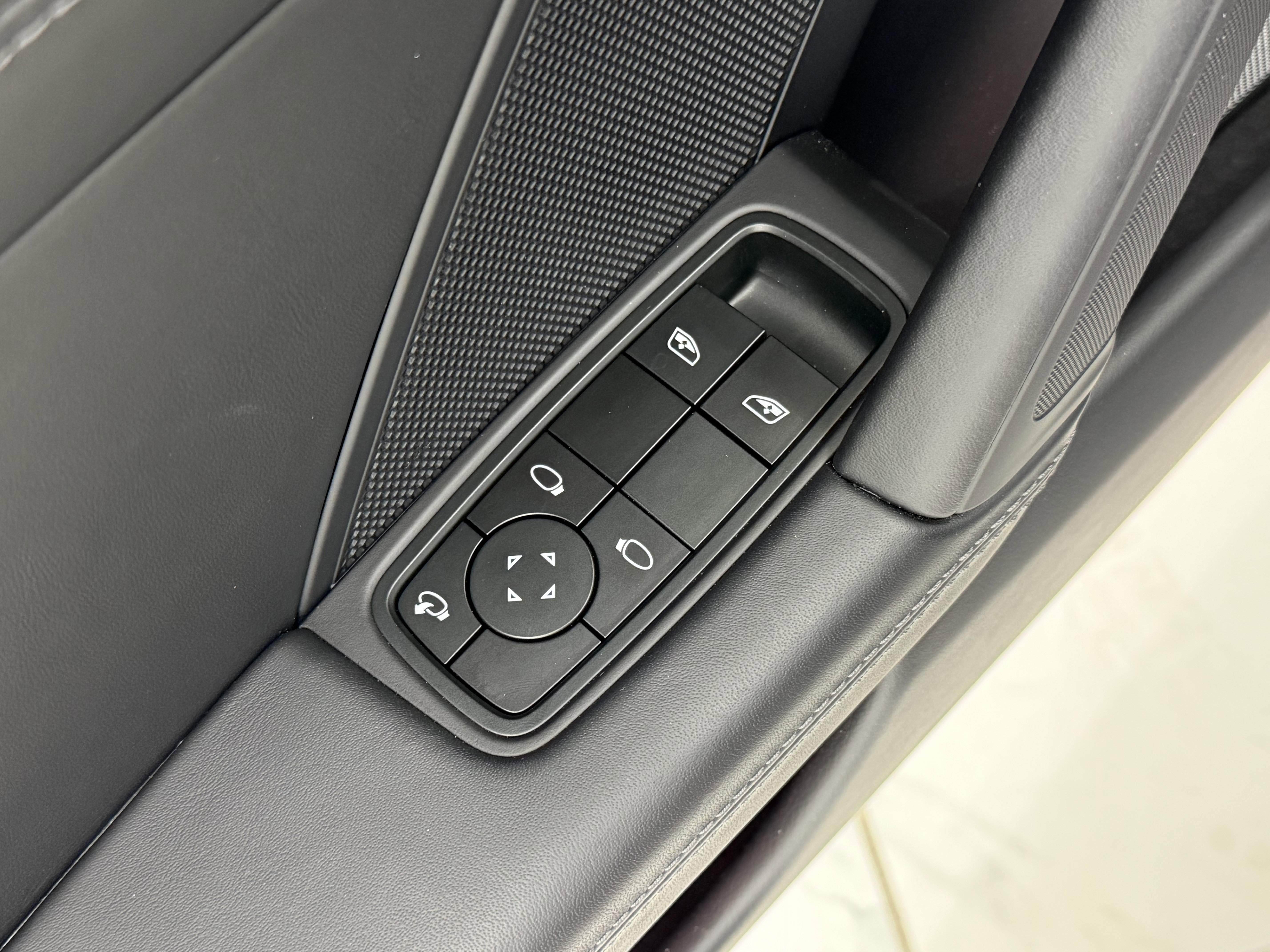 Certified 2025 Porsche 911 Carrera 4 GTS AWD/4WD image 29