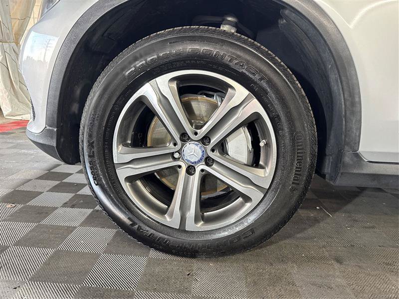 Used 2017 Mercedes-Benz GLC 300 4MATIC image 31