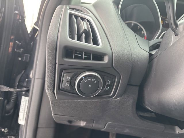 Used 2017 Ford Focus ST image 44