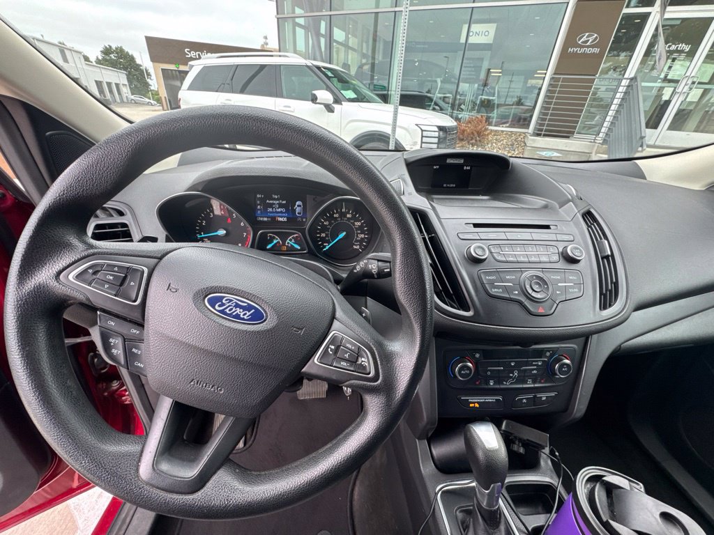 Used 2017 Ford Escape SE w/ SE Cold Weather Package AWD/4WD image 2