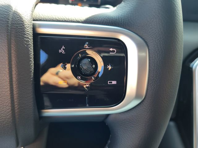 New 2026 Nissan Armada SL w/ Captain's Chari Seat Package image 19