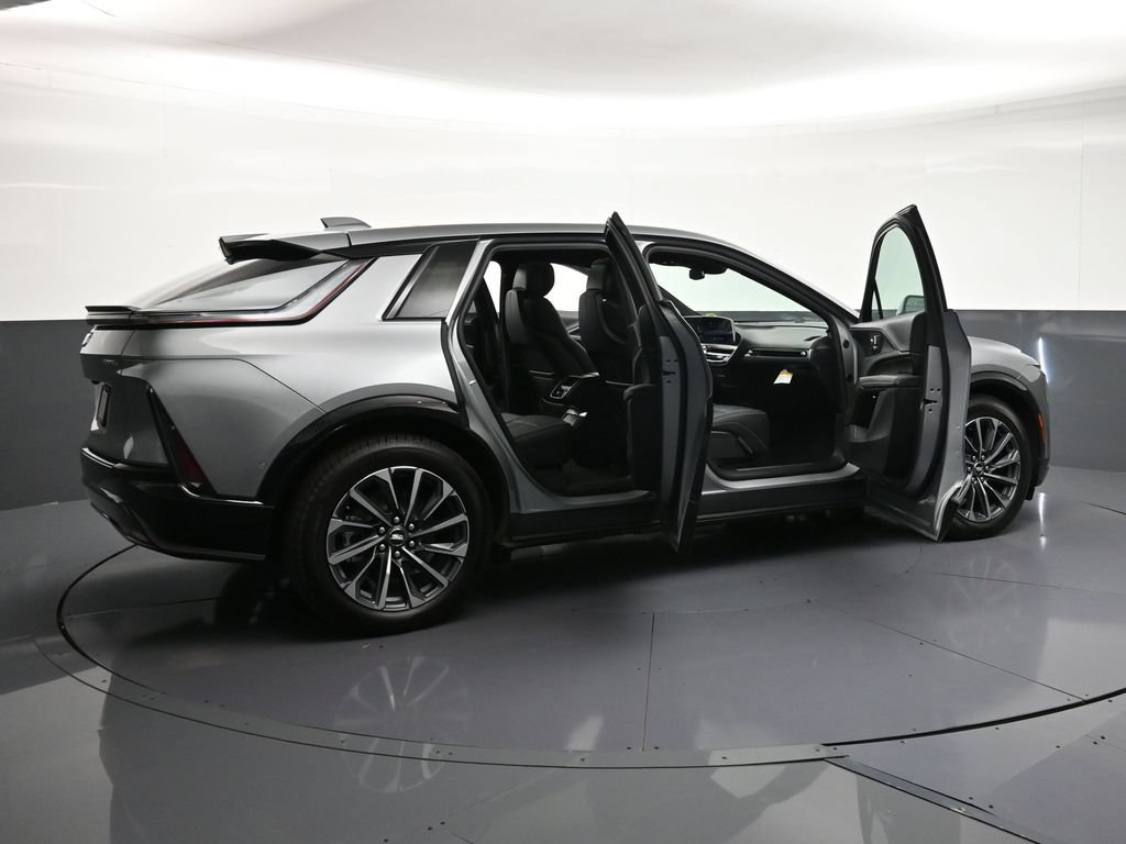 Certified 2026 Cadillac Lyriq Sport AWD/4WD image 32