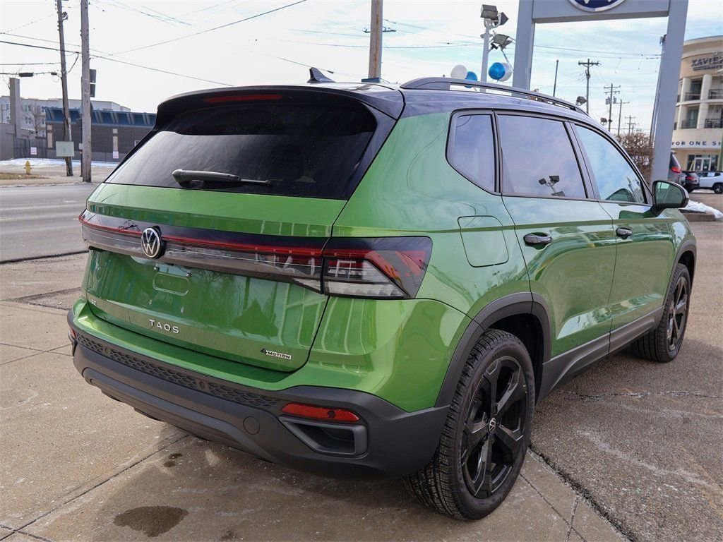 New 2025 Volkswagen Taos SE image 5