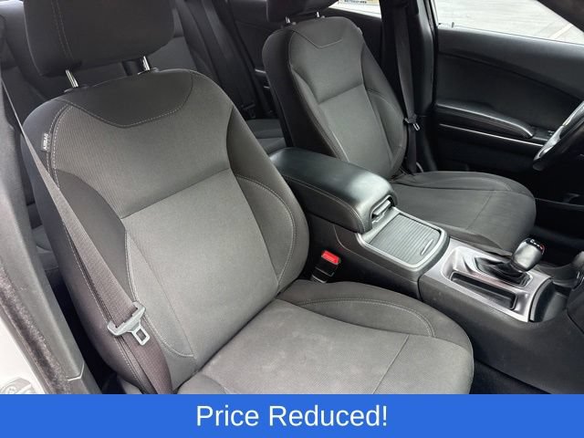 Used 2015 Dodge Charger SE RWD image 24