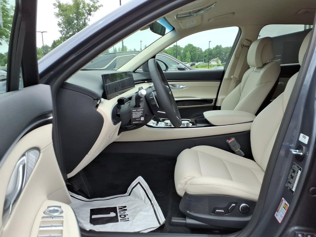 New 2026 Genesis GV70 2.5T AWD/4WD image 14
