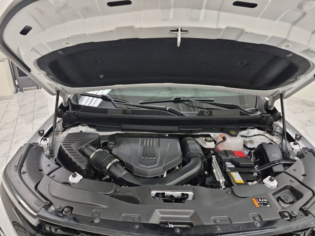 Used 2024 Chevrolet Traverse RS image 31