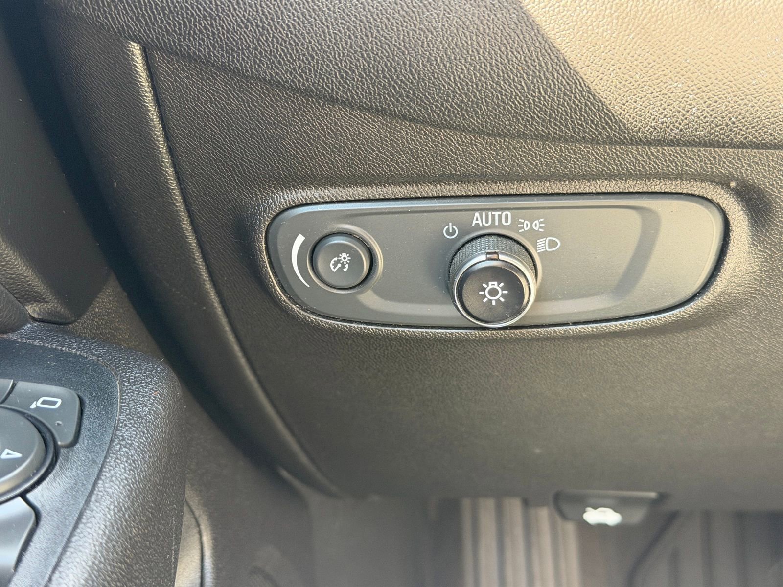 Used 2019 Chevrolet Equinox LT image 12