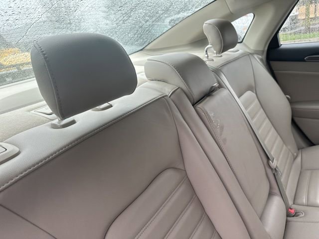 Used 2017 Ford Fusion SE w/ Fusion SE Technology Package image 12