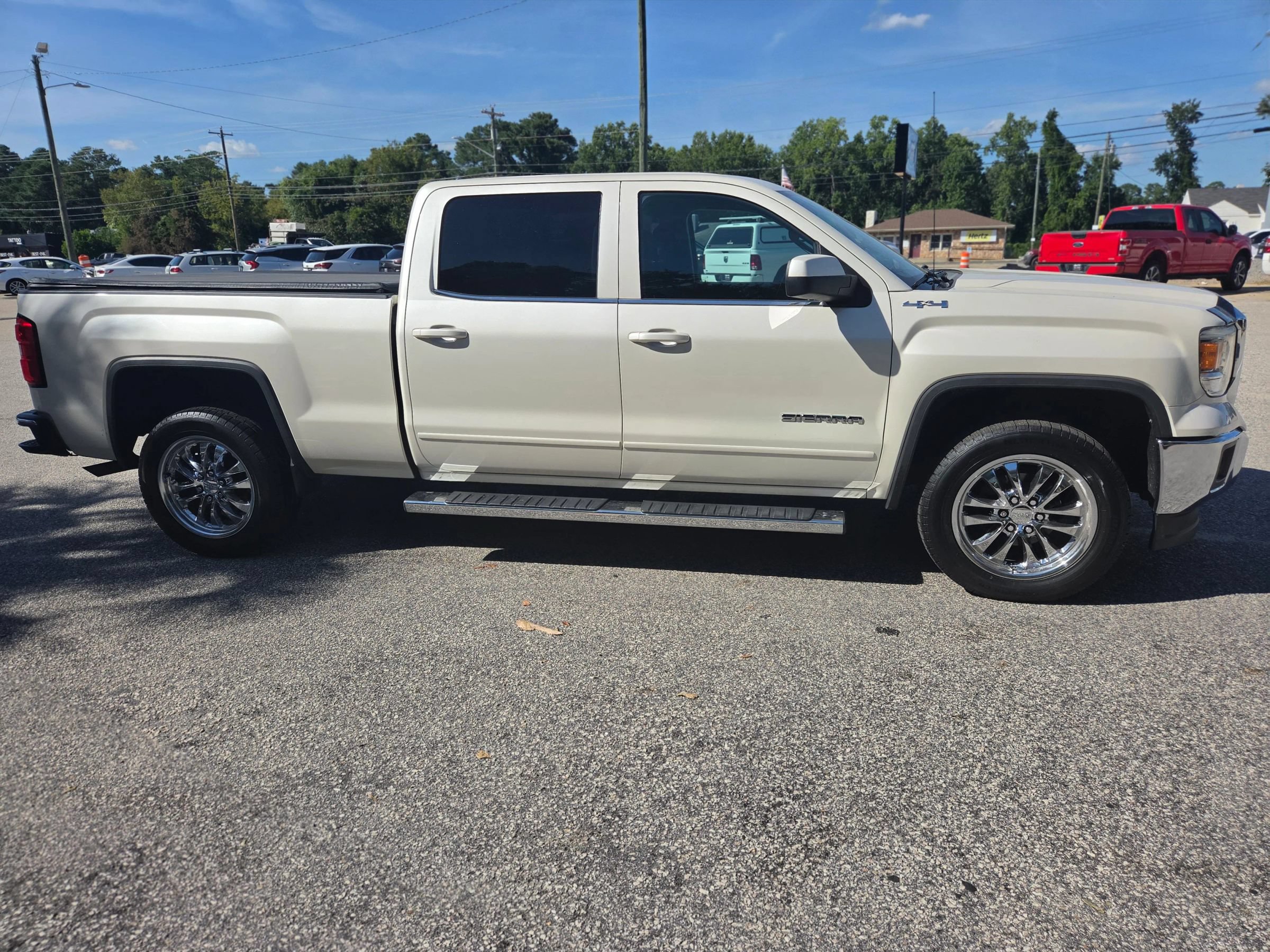 Used 2014 GMC Sierra 1500 SLE w/ SLE Value Package AWD/4WD image 4