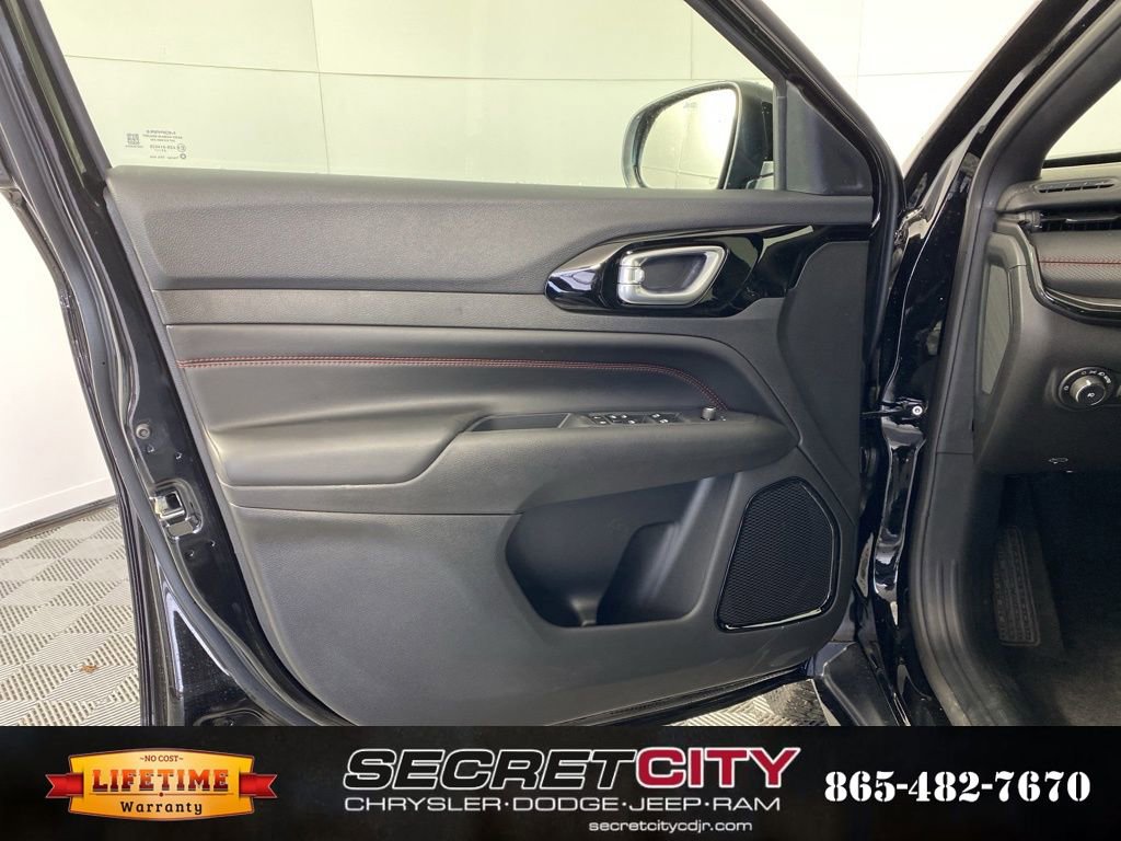 New 2026 Jeep Compass Trailhawk image 12