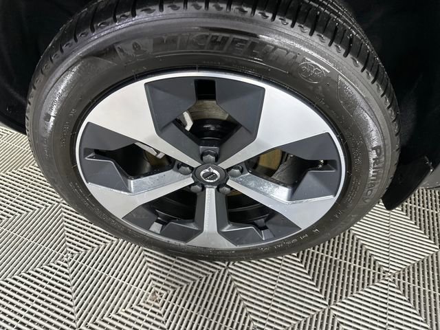 Used 2025 Volvo XC40 B5 Plus w/ Climate Package image 10