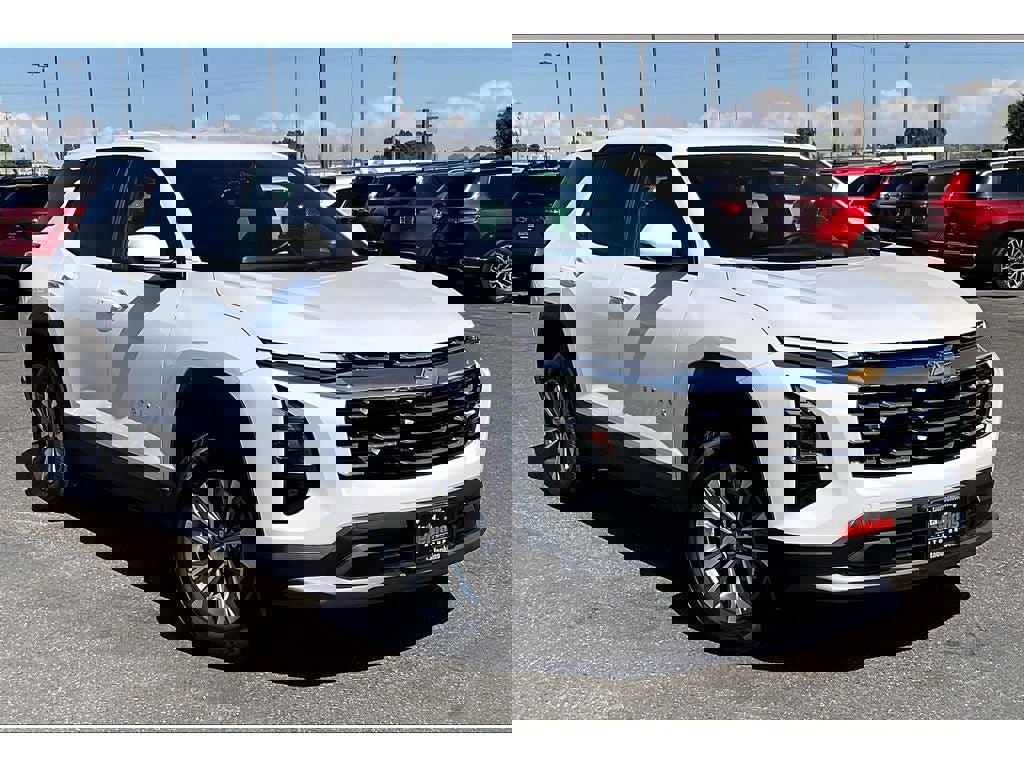 Used 2025 Chevrolet Equinox LT image 2