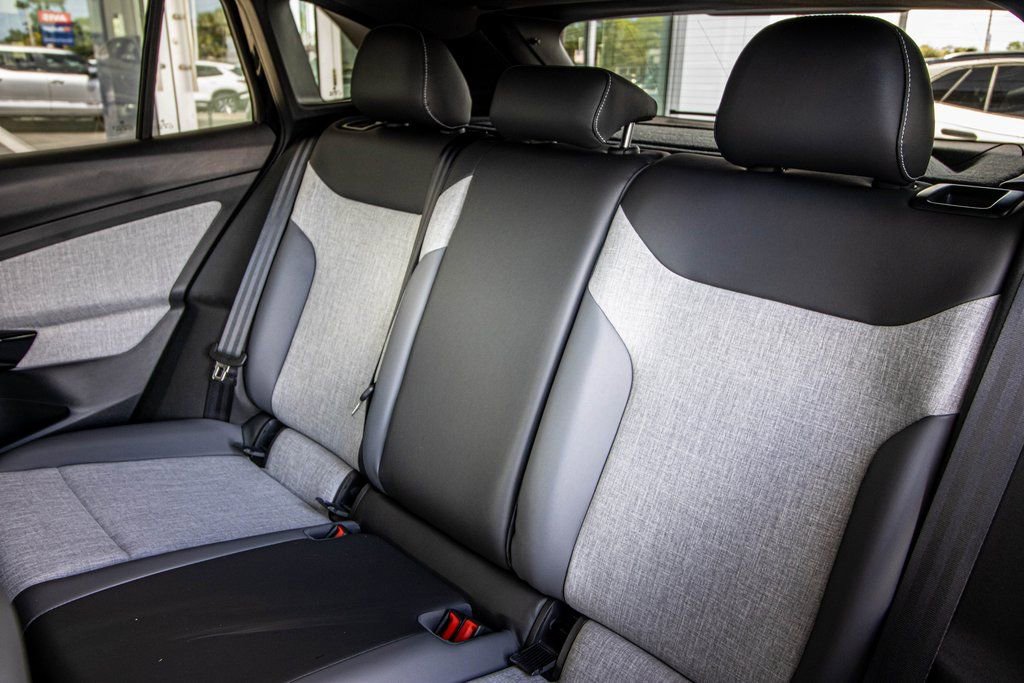 New 2025 Volkswagen ID.4 Pro RWD image 45