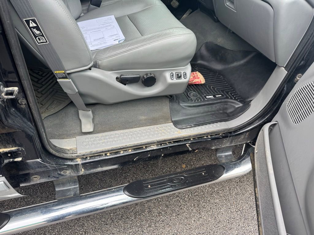 Used 2003 Ford F250 Lariat image 3