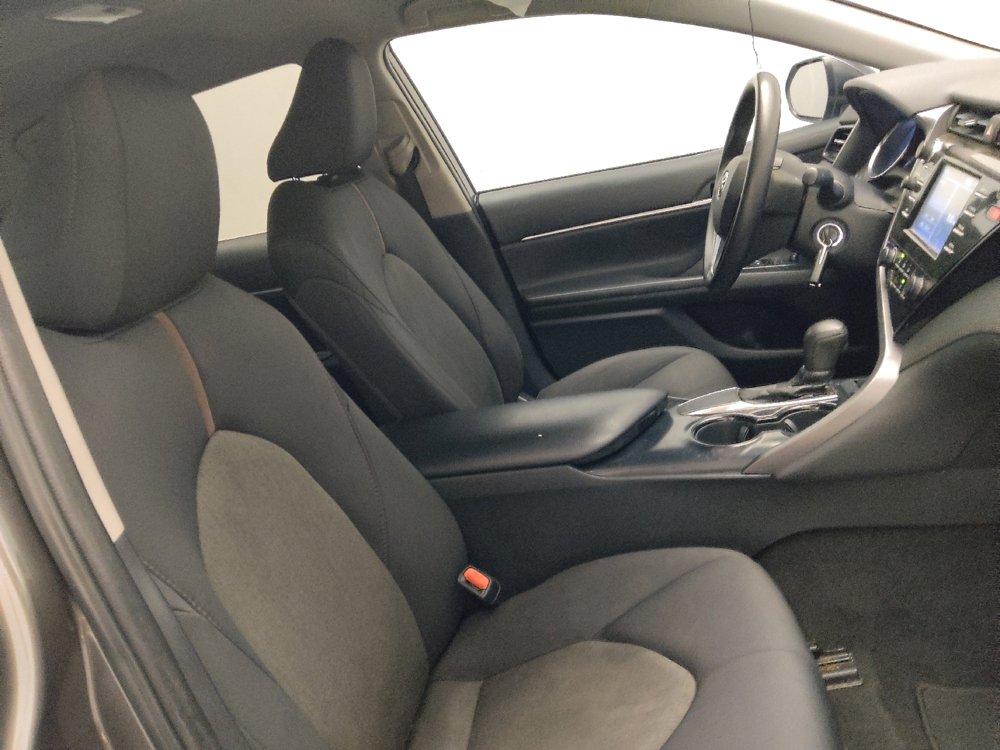 Used 2019 Toyota Camry LE FWD image 21