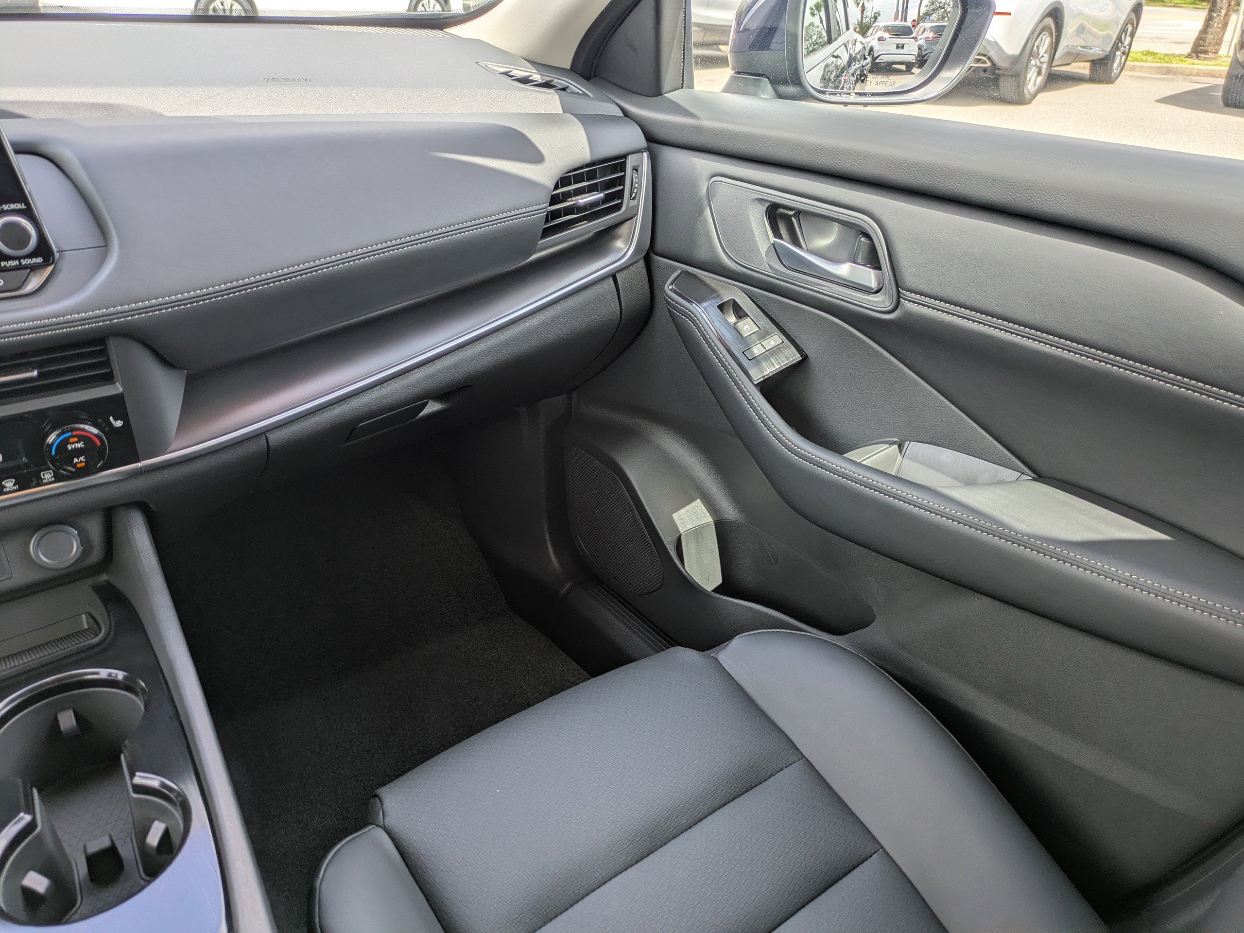 Certified 2026 Nissan Rogue SV w/ SV Premium Package FWD image 19