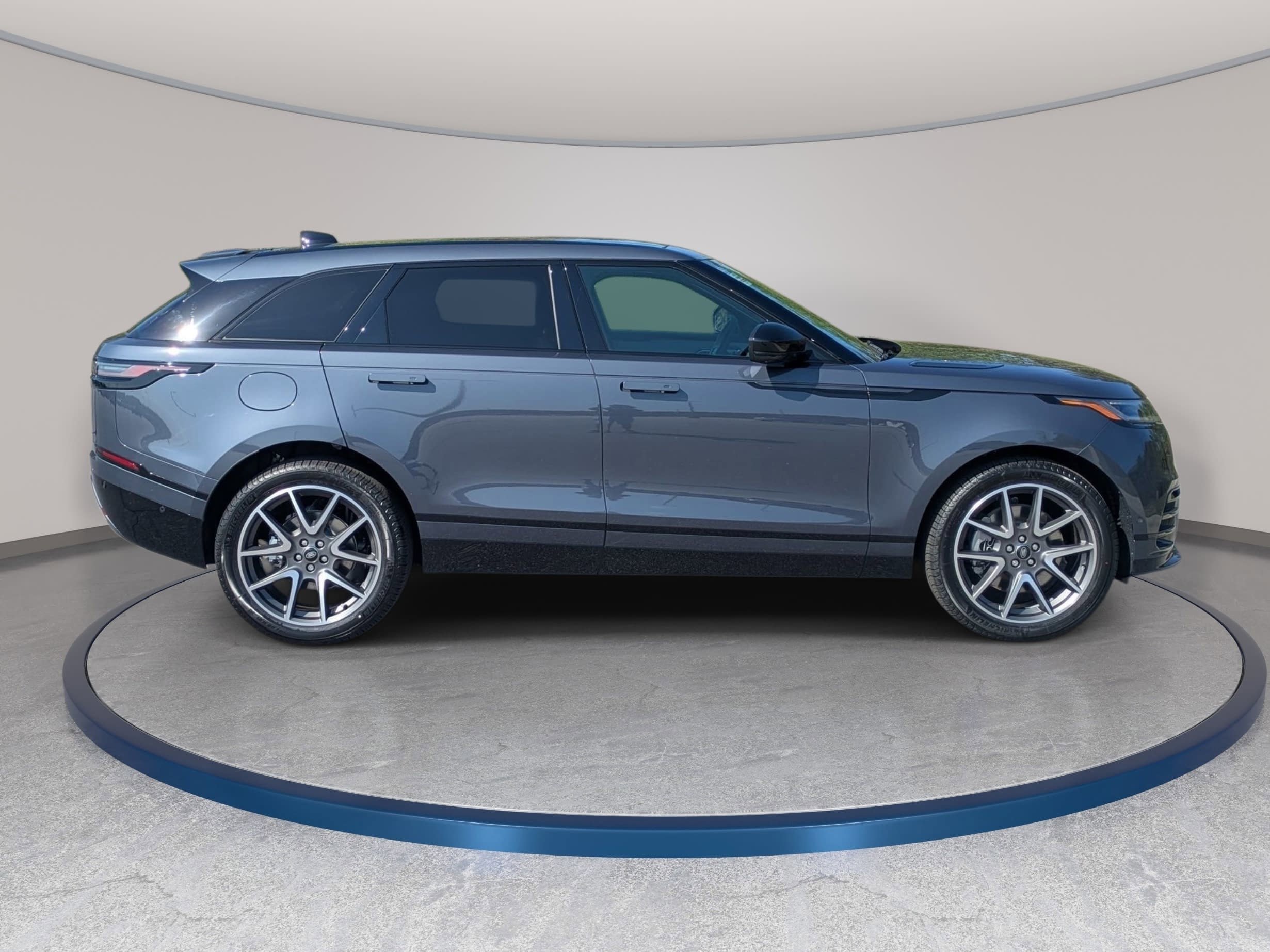 New 2026 Land Rover Range Rover Velar Dynamic SE AWD/4WD image 4