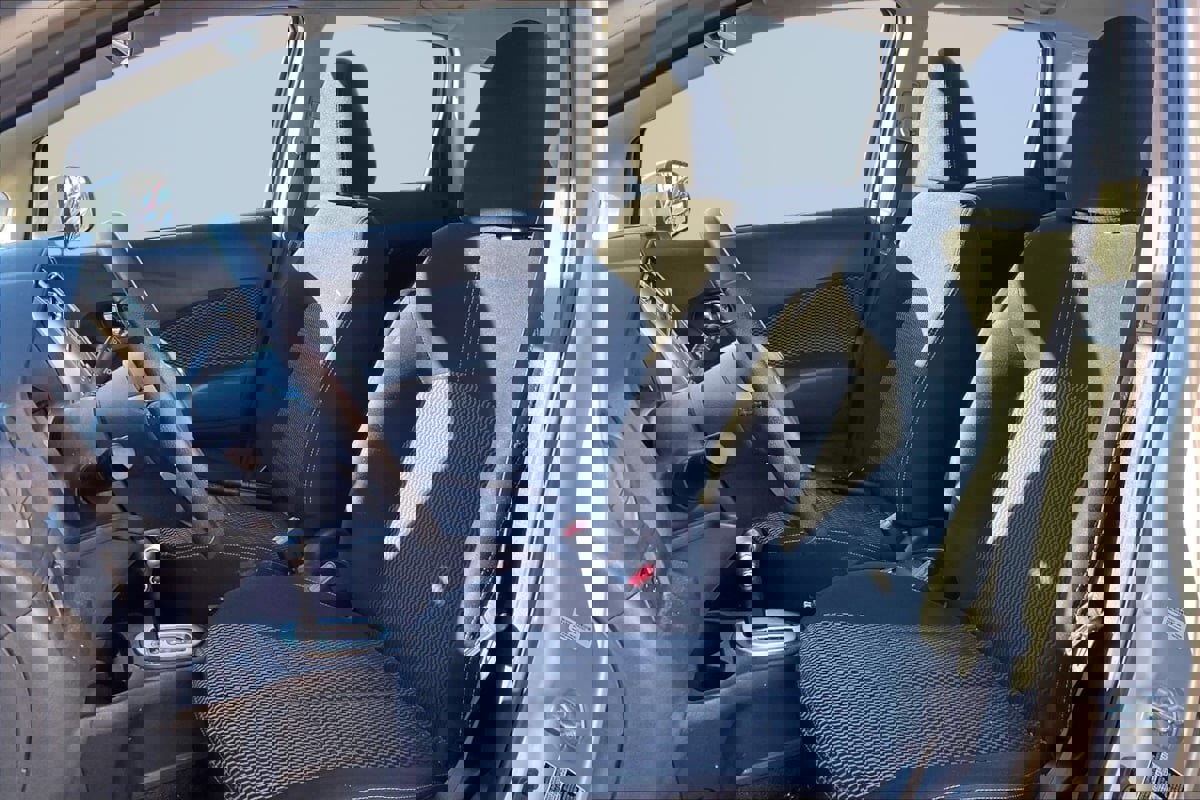 Used 2015 Nissan Versa Note SV w/ SV Convenience Package image 25