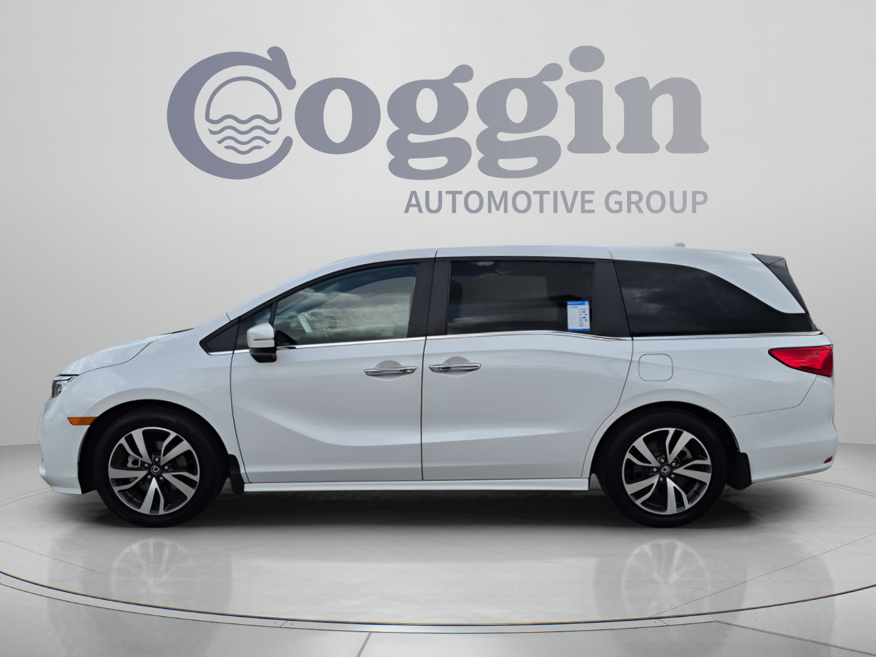 Used 2023 Honda Odyssey Touring image 3