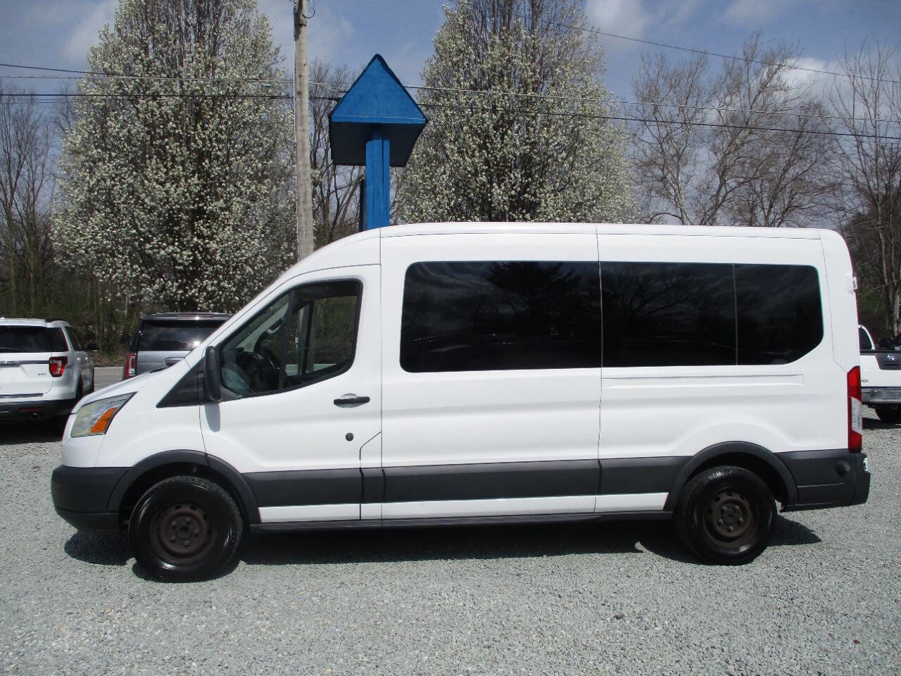 Used 2016 Ford Transit 350 XLT RWD image 2