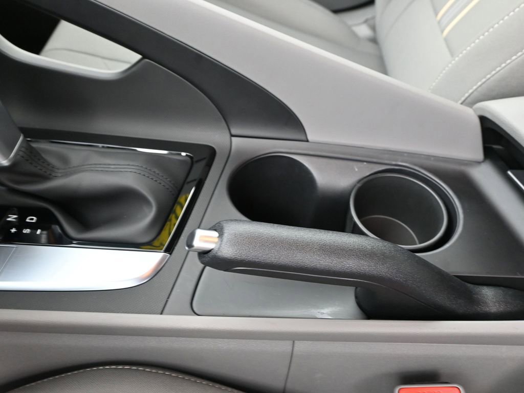 Certified 2025 Hyundai Elantra Sport image 32