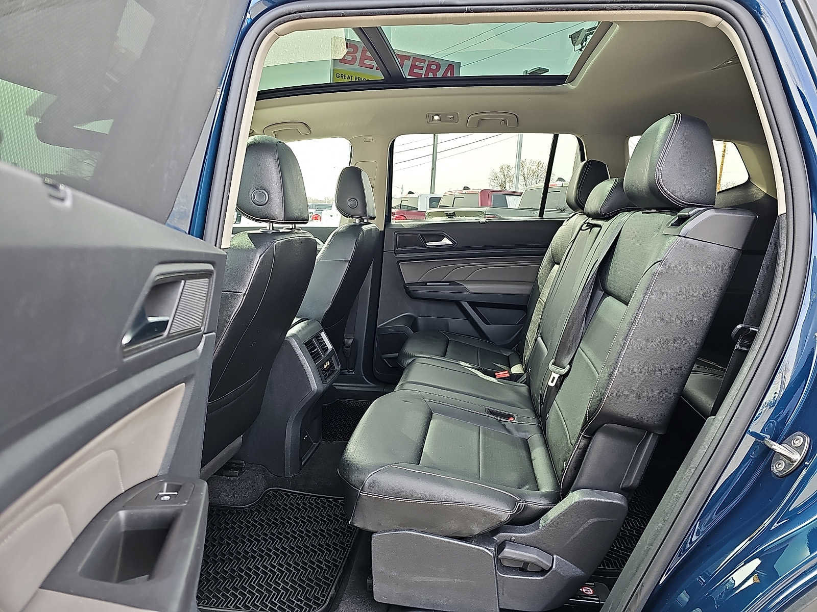Used 2022 Volkswagen Atlas SEL R-Line image 11
