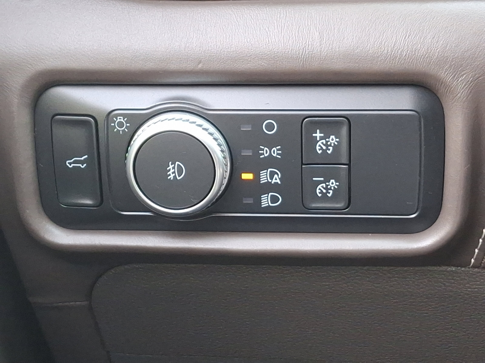 Used 2020 Ford Explorer Platinum w/ Premium Technology Package image 25