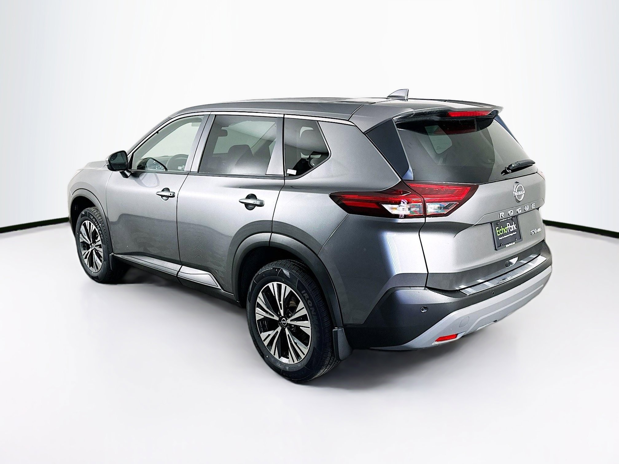Used 2023 Nissan Rogue SV image 5
