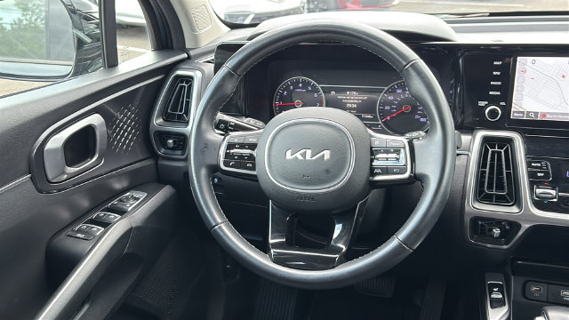 Used 2022 Kia Sorento S FWD image 27