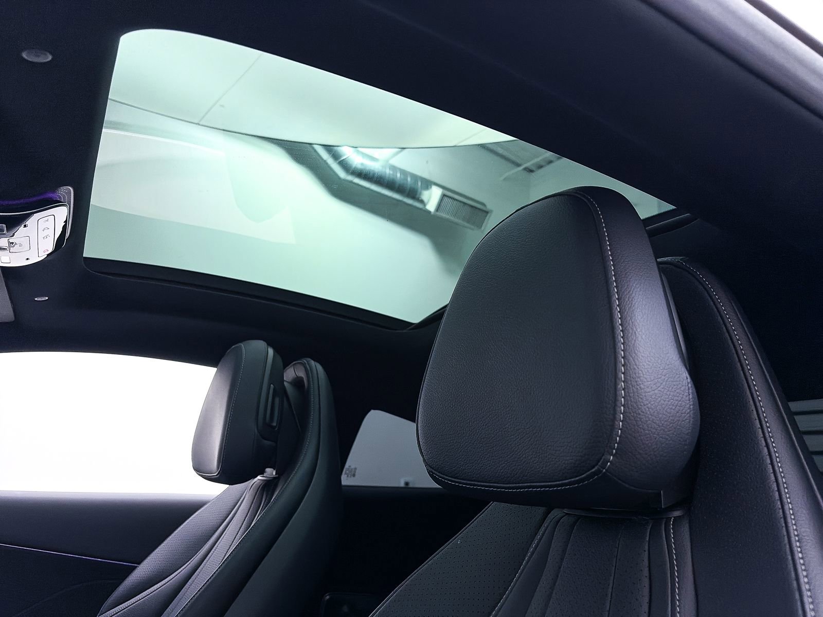 Used 2024 Mercedes-Benz CLE 300 4MATIC Coupe image 3