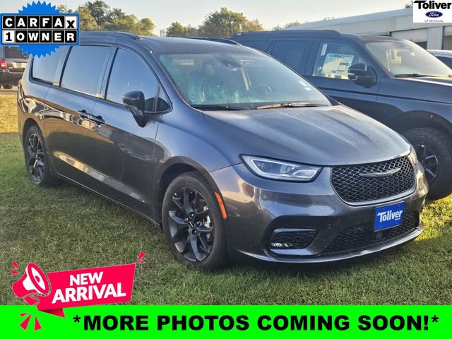 Used 2023 Chrysler Pacifica Limited w/ S Appearance Package