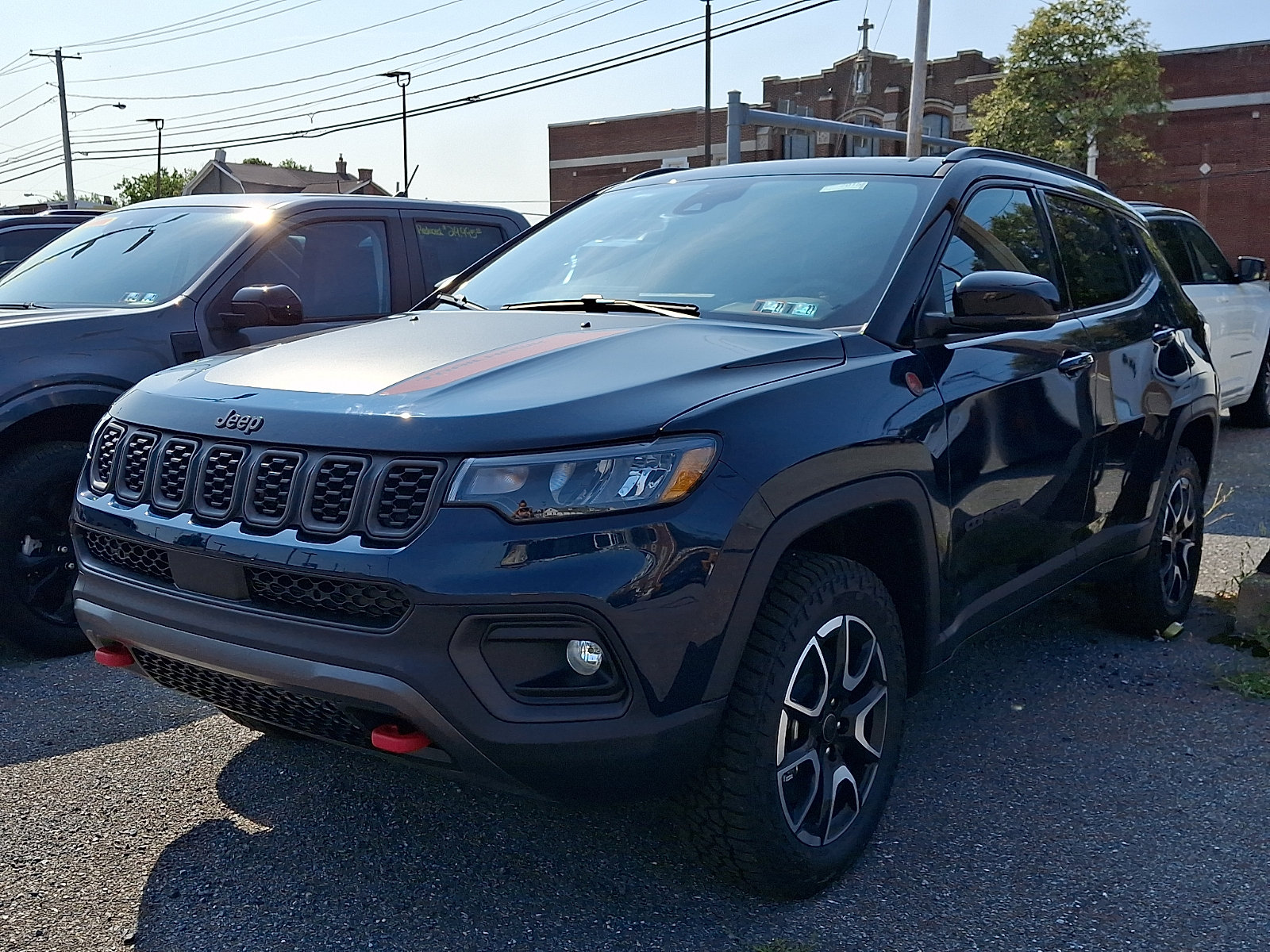 New 2026 Jeep Compass Trailhawk w/ Sun, Sound & Navigation Group AWD/4WD image 3