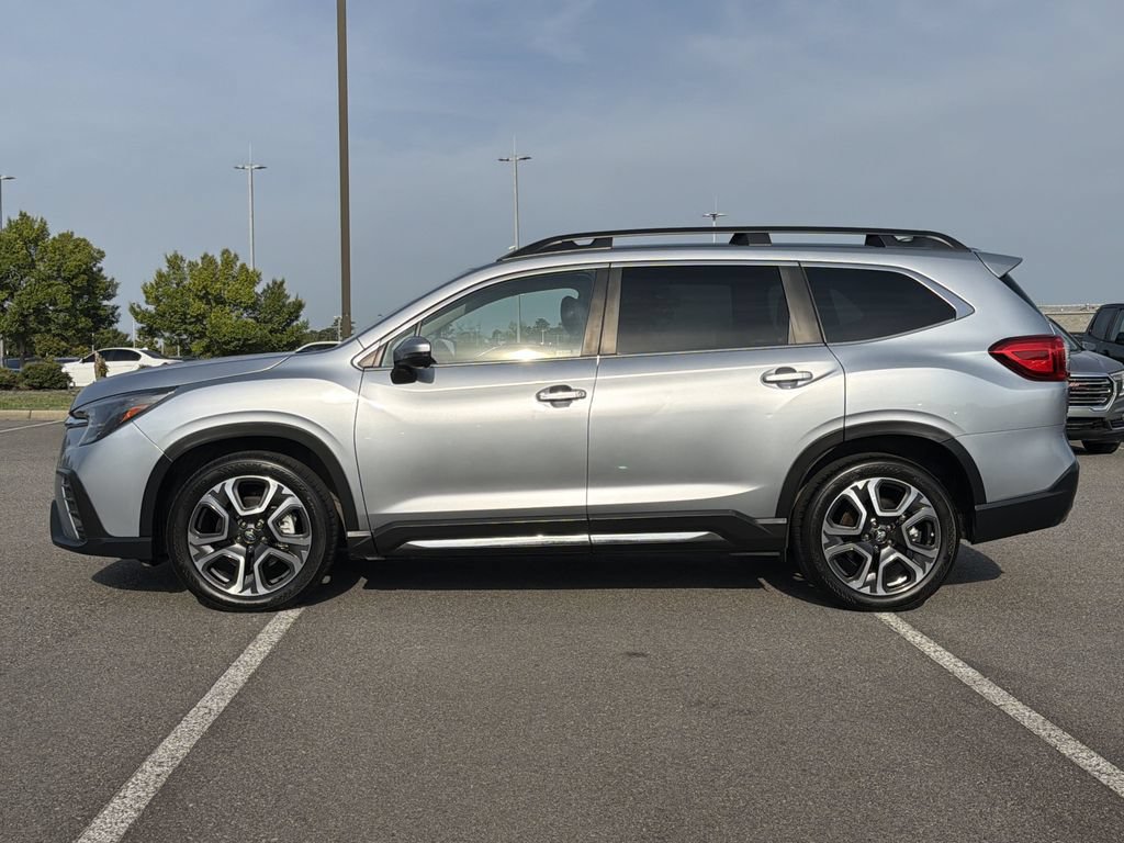 Used 2023 Subaru Ascent Limited AWD/4WD image 2
