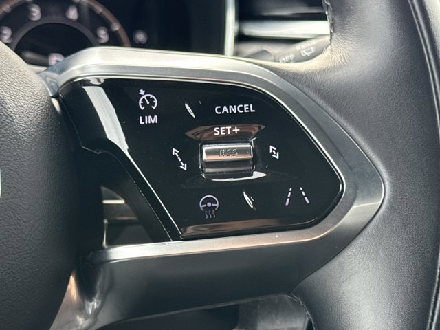 Used 2024 Jaguar F-PACE R-Dynamic S image 21