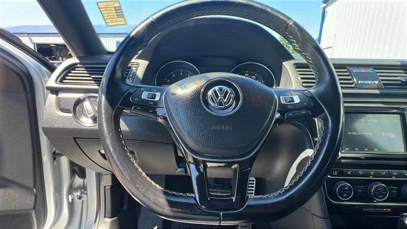 Used 2018 Volkswagen Passat 3.6 FWD image 20