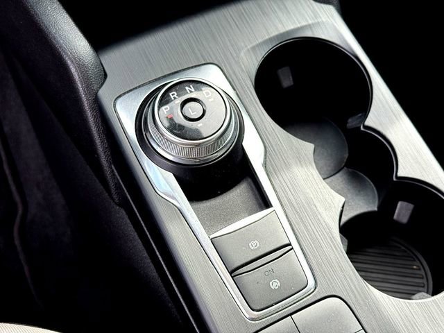 Used 2022 Ford Escape SE w/ SE Sport Appearance Package image 18