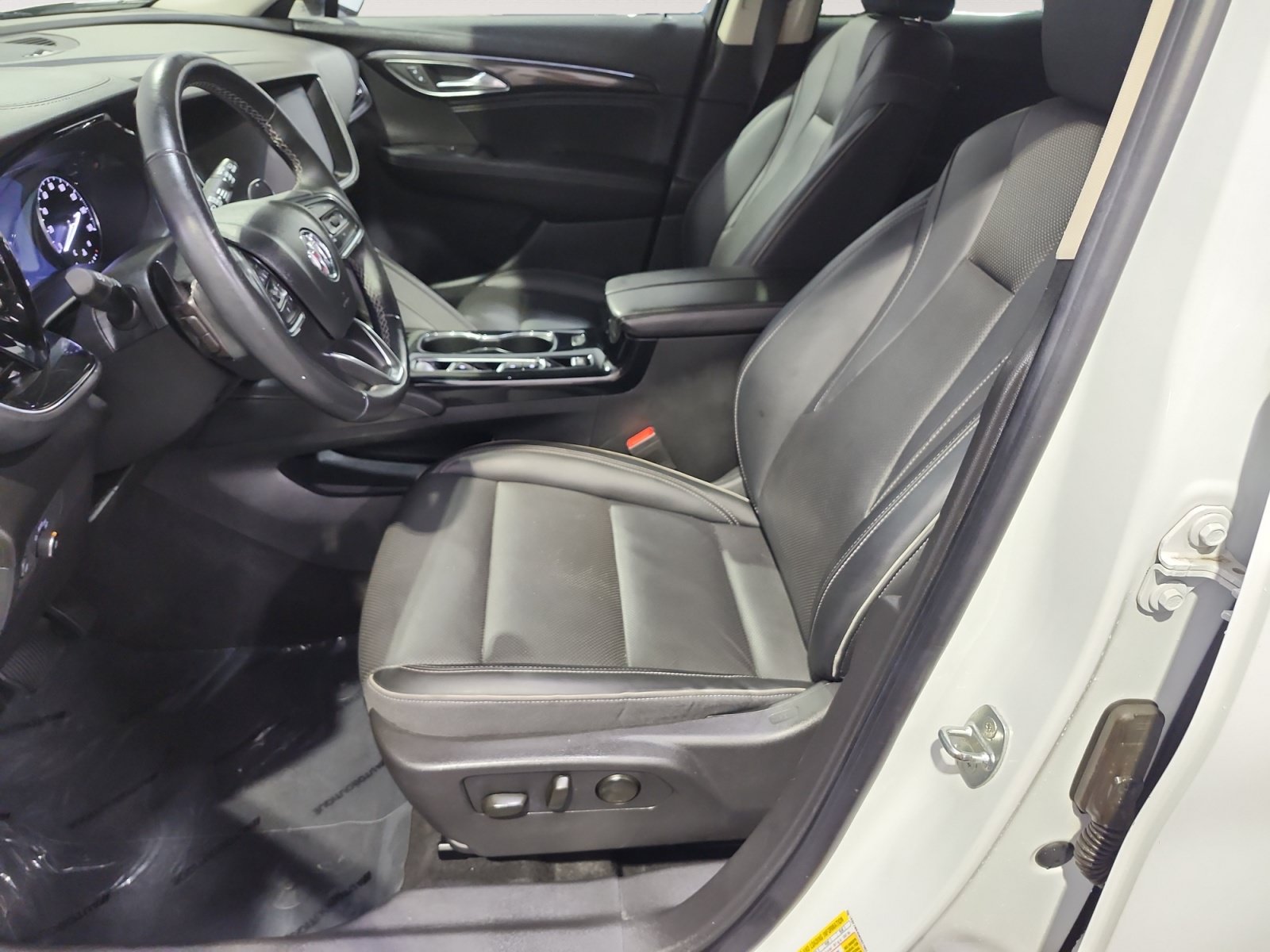 Used 2022 Buick Envision Essence w/ Safety Package FWD image 9