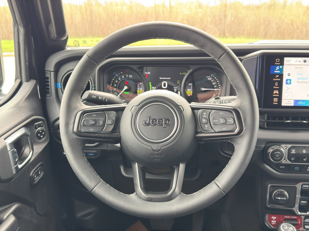 Used 2025 Jeep Wrangler Unlimited Rubicon 4xe w/ Convenience Group AWD/4WD image 29