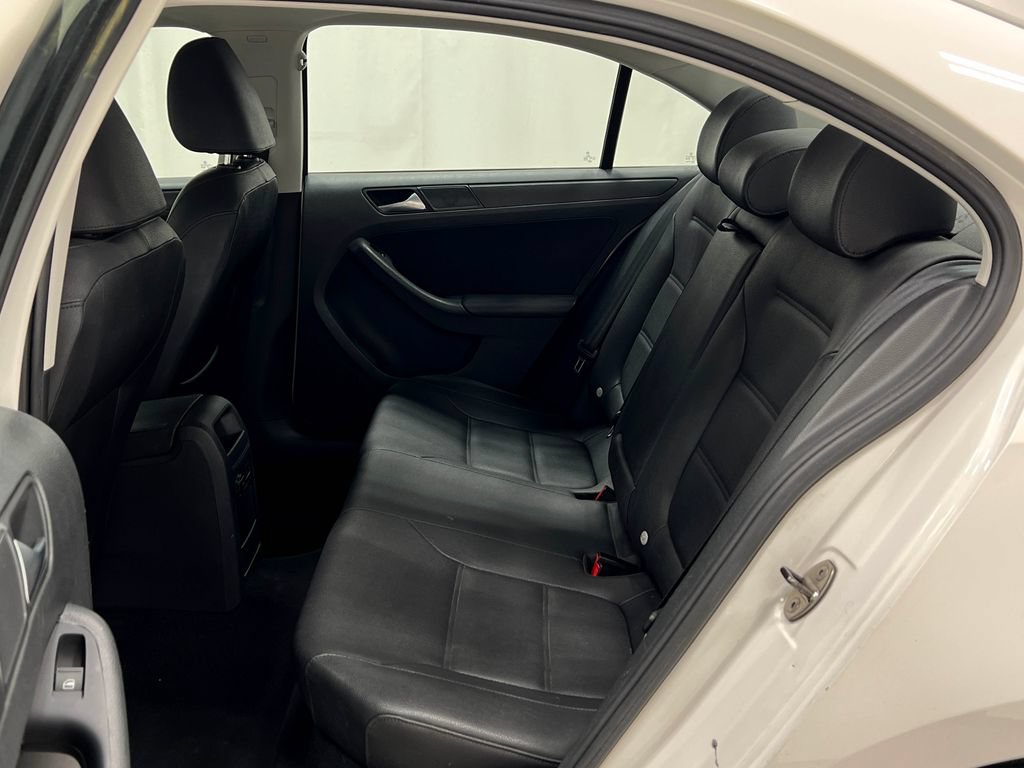 Used 2012 Volkswagen Jetta SE FWD image 29