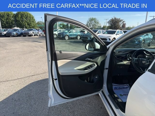 Used 2020 Buick Encore GX Select w/ Sport Touring Package FWD image 18