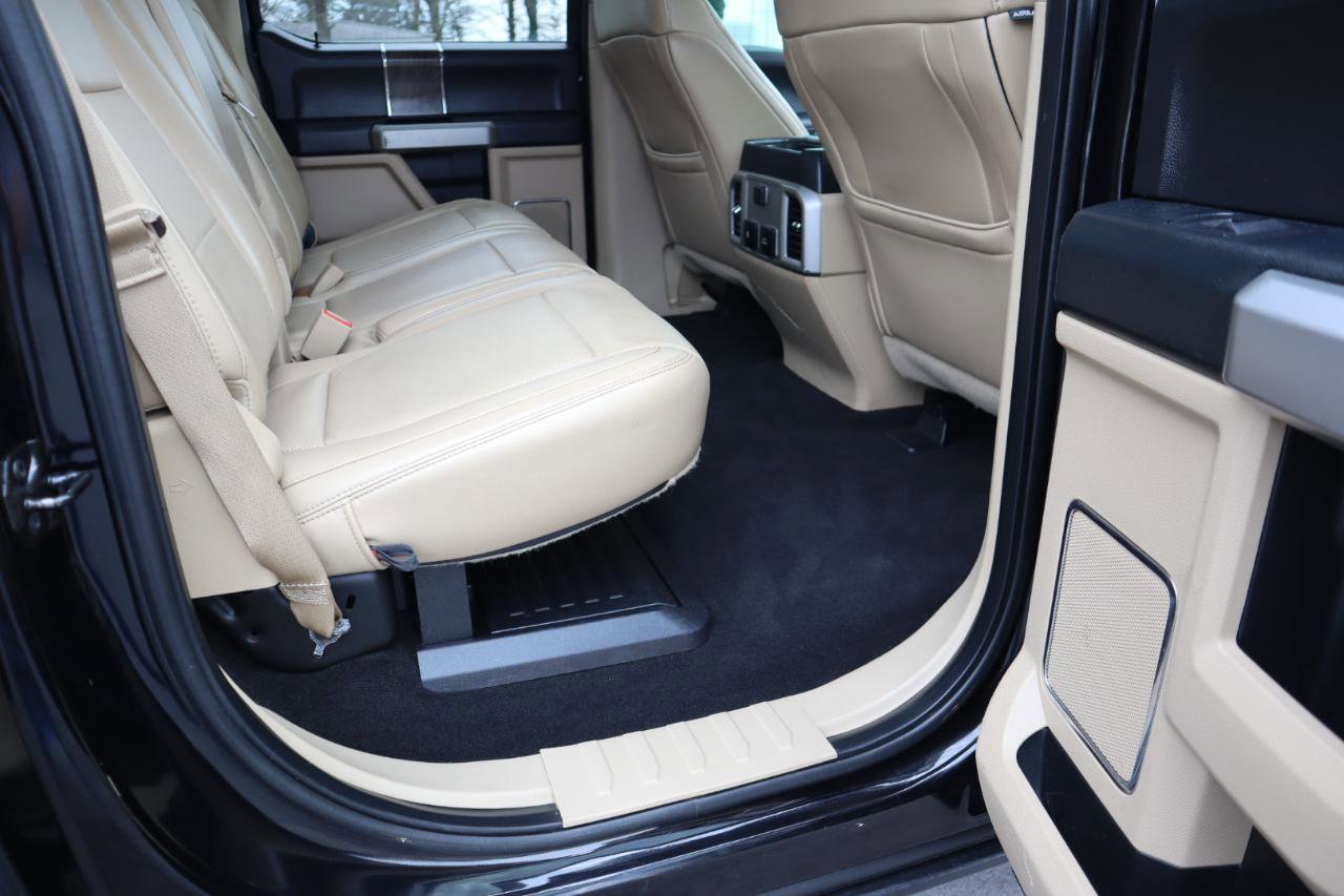 Used 2019 Ford F350 Lariat image 17