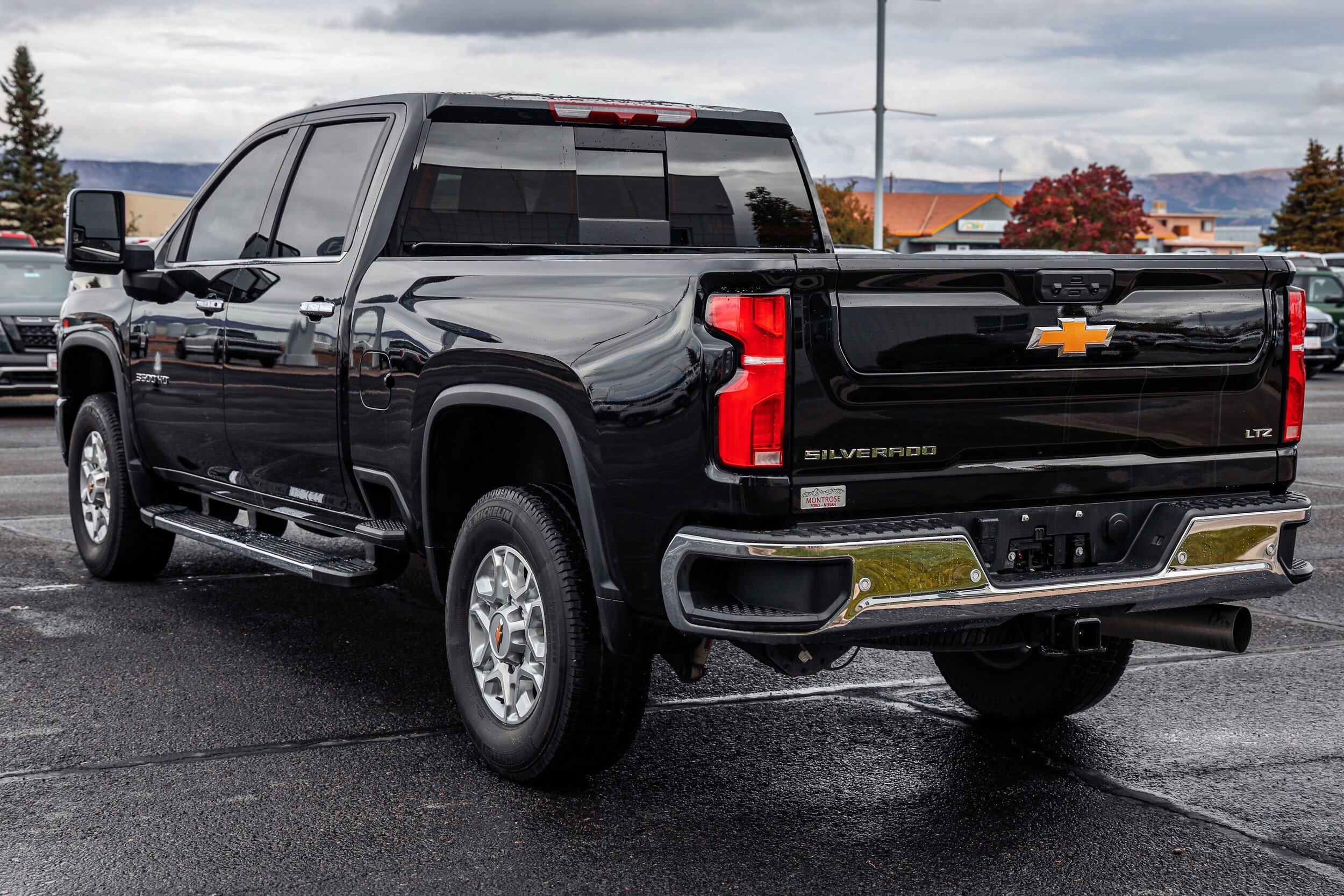 Used 2024 Chevrolet Silverado 3500 LTZ w/ LTZ Plus Package image 6