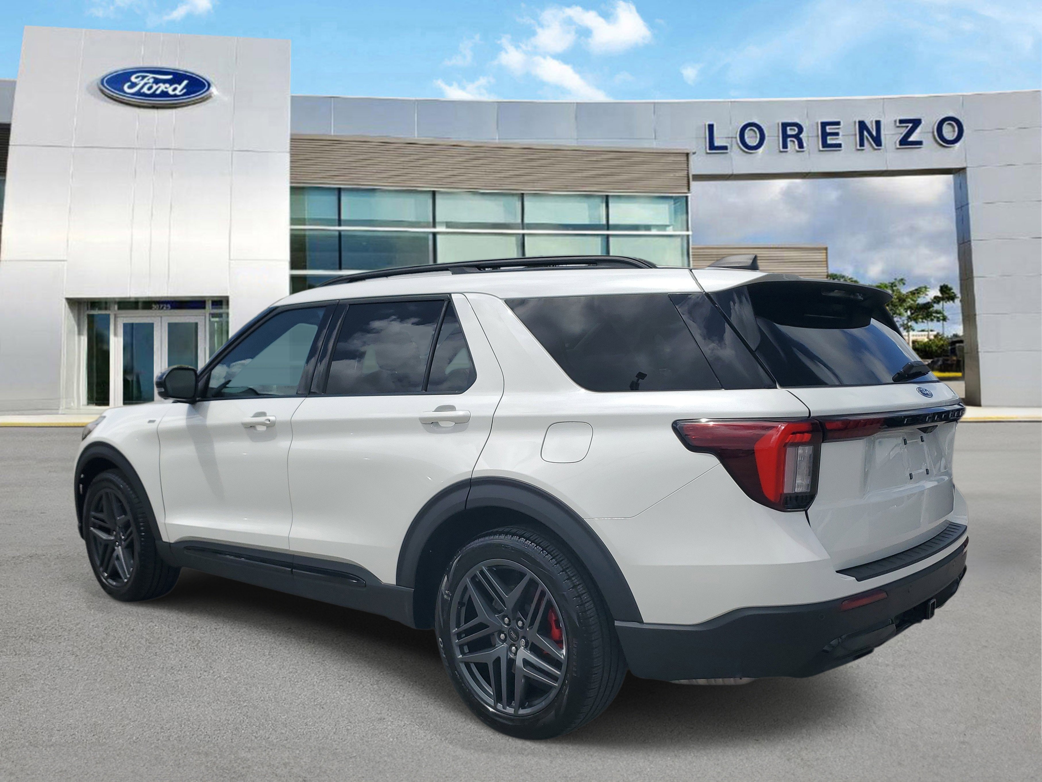 Used 2025 Ford Explorer ST-Line w/ Premium Package image 7